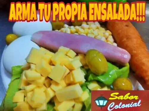 Ensaladas personalizadas con 4 ingredientes a elección: zanahoria, tomate, queso, atún, huevo, choclo o jamón cocido, aceitunas verdes – Sabor Colonial