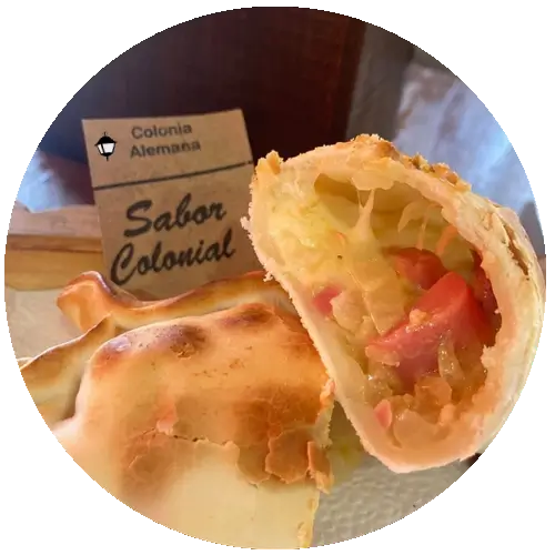 Empanadas Colonia Alemana con salchicha, mostaza y queso mozzarella – Sabor Colonial