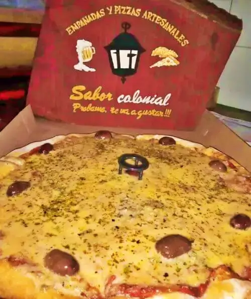 Artesanal con queso azul, aceitunas negras – Sabor Colonial