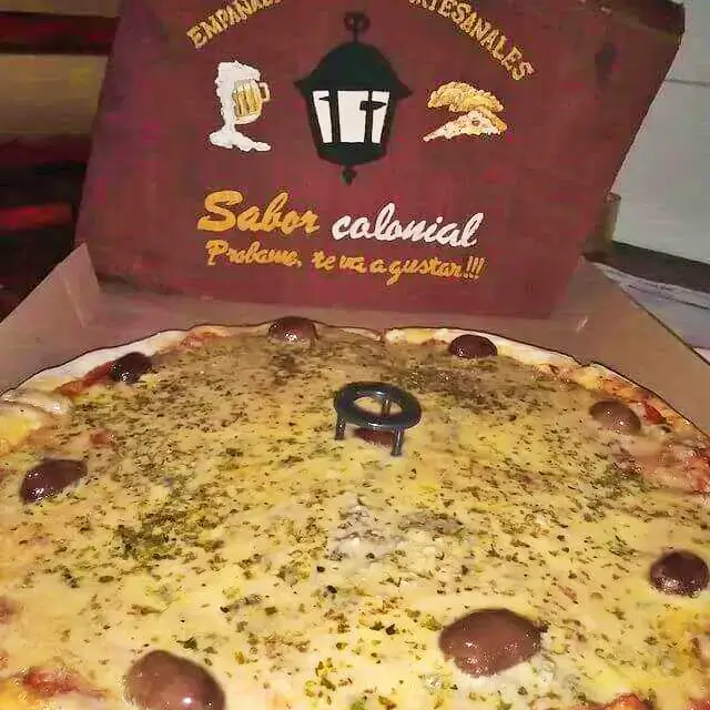 Con queso provolone derretido y masa casera dorada – Sabor Colonial