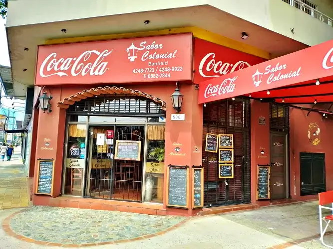 Nuevo Frente del local de Sabor Colonial en la ciudad de Banfield